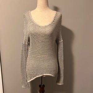 Helmet sweater size P